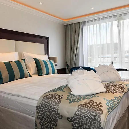 Hotelships Holland - Ms Charles Dickens Botel 5*