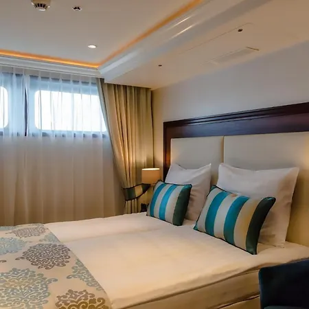Hotelships Holland - Ms Charles Dickens Bådhotel 5*