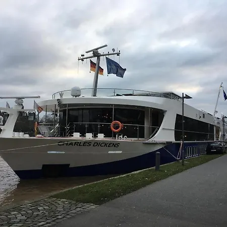 Hotelships Holland - Ms Charles Dickens Bådhotel 5*